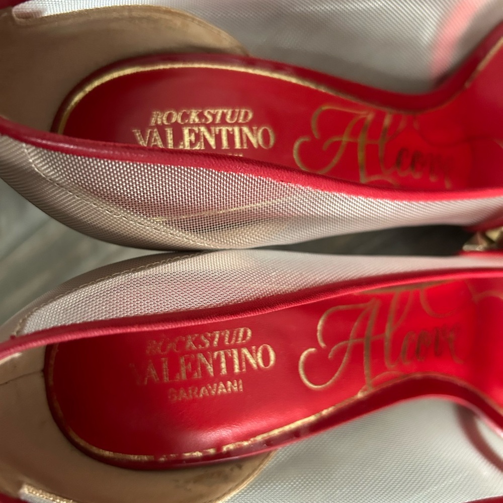 Valentino Garavani Rockstud Alcove Pump, Red - Picture 5 of 9